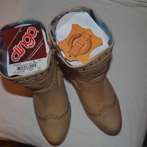 Dingo boots size 9 new without box. Color is cream to beige-gold. - Picture 2 of 4